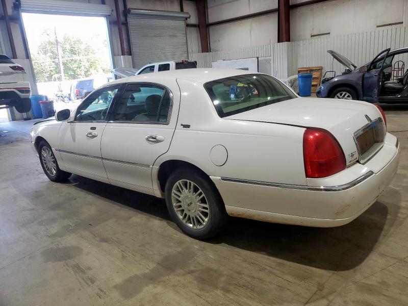 2009 Lincoln Town car Signature Limited