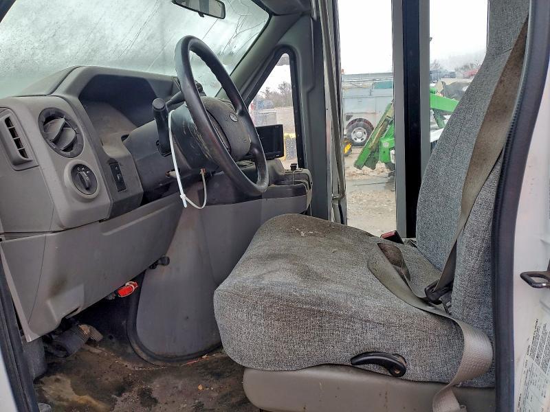 2016 Ford E450 Shuttle Bus