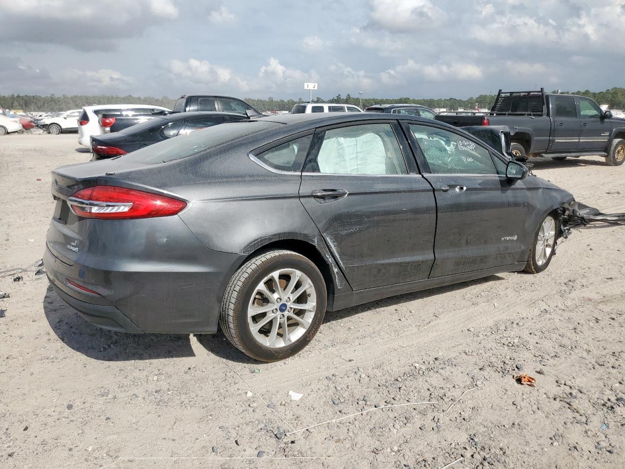 2019 Ford Fusion se