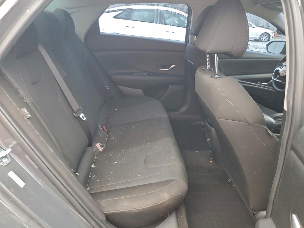 2025 Hyundai Elantra se