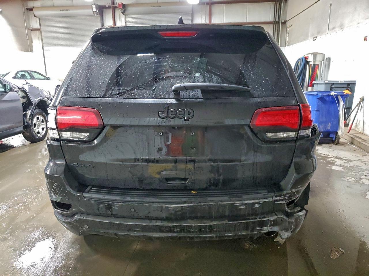 2020 Jeep Grand Cherokee Laredo
