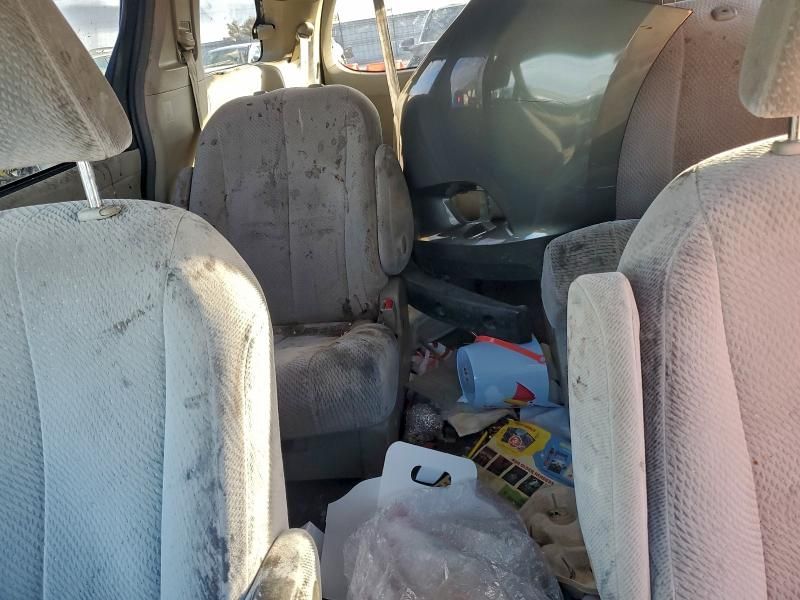 2011 Toyota Sienna le