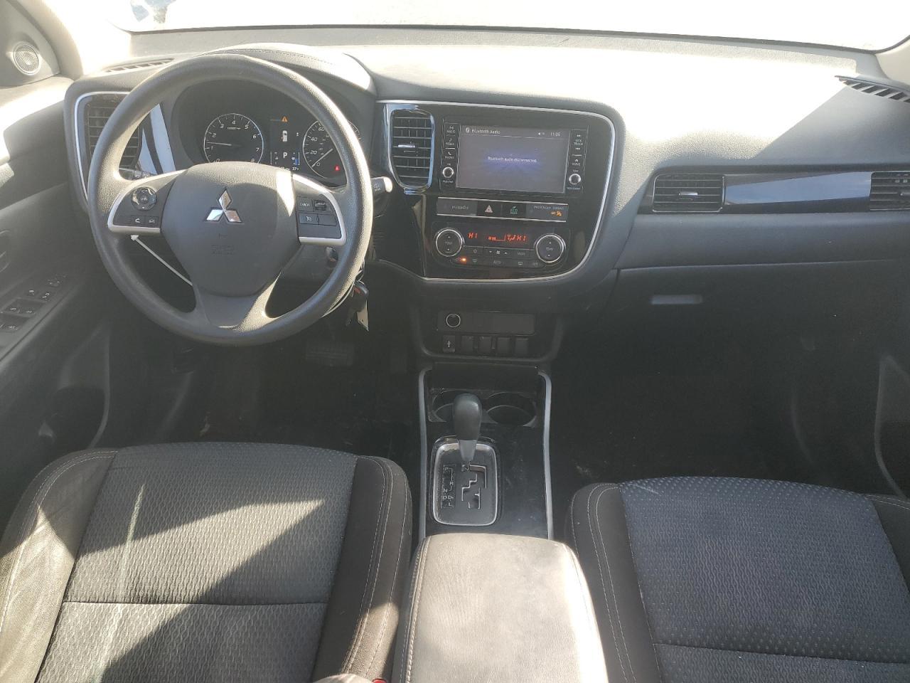 2019 Mitsubishi Outlander es