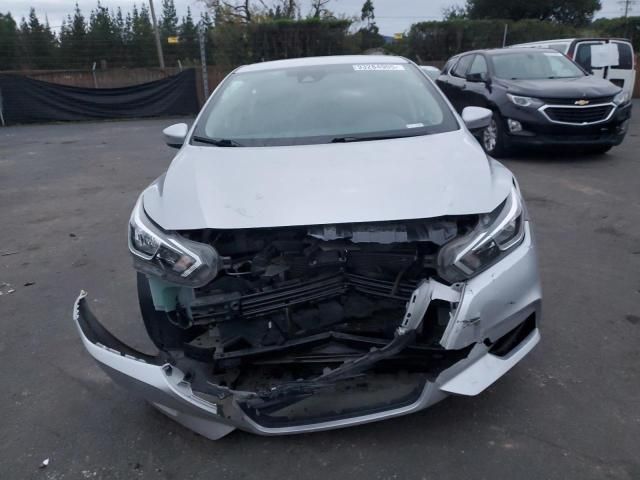 2021 Nissan Versa sv