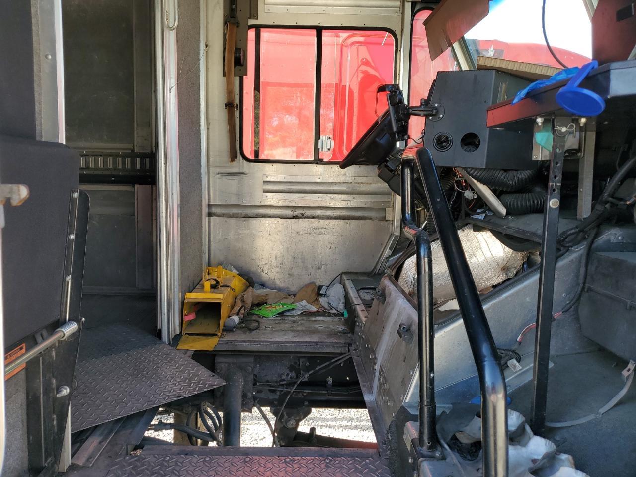 2012 Workhorse Custom Chassis 2012 Workhorse W62 Delivery Truck