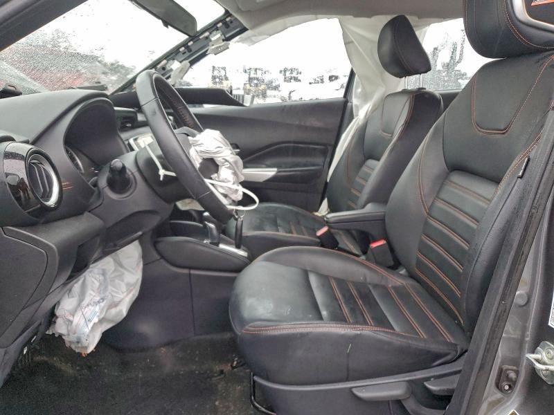 2020 Nissan Kicks sr