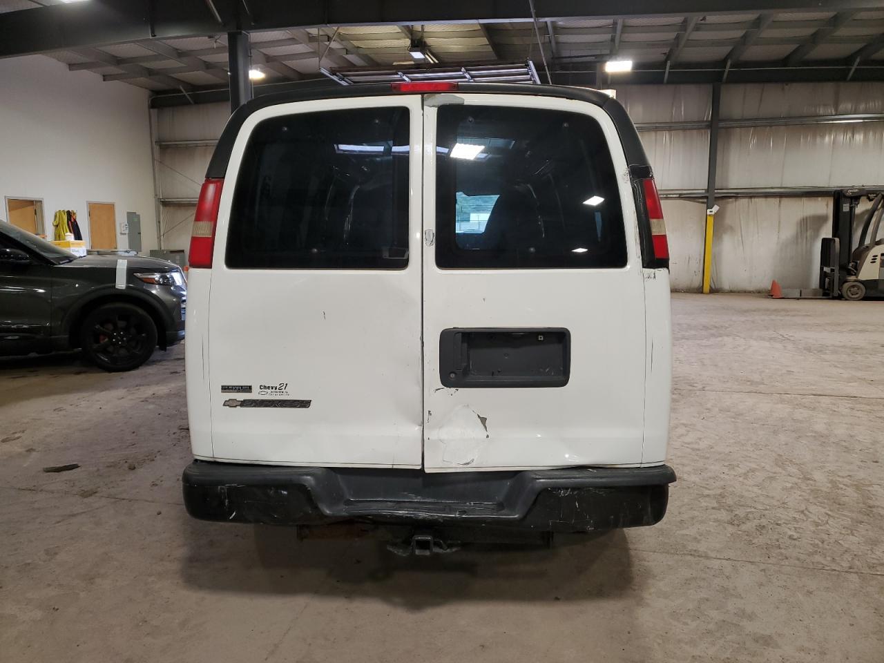 2011 Chevrolet 2011 Chev Express Passenger 35