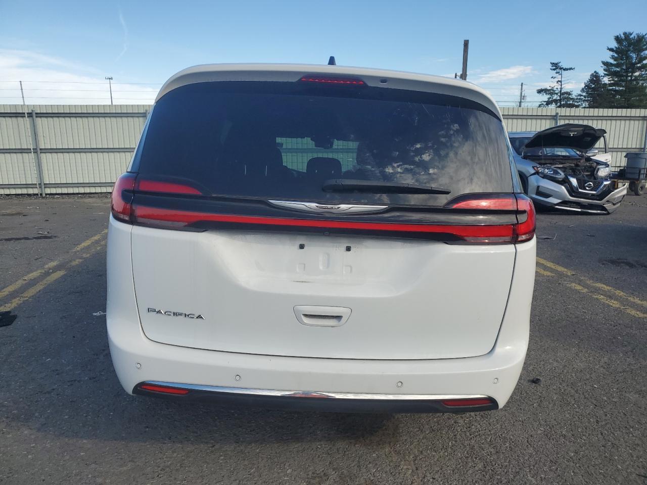 2024 Chrysler Pacifica Touring