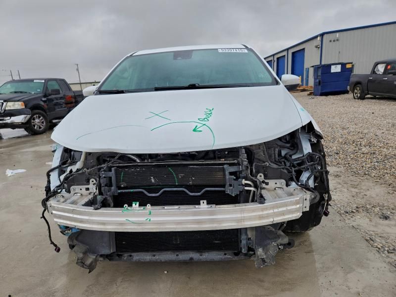 2023 Chrysler Voyager lx