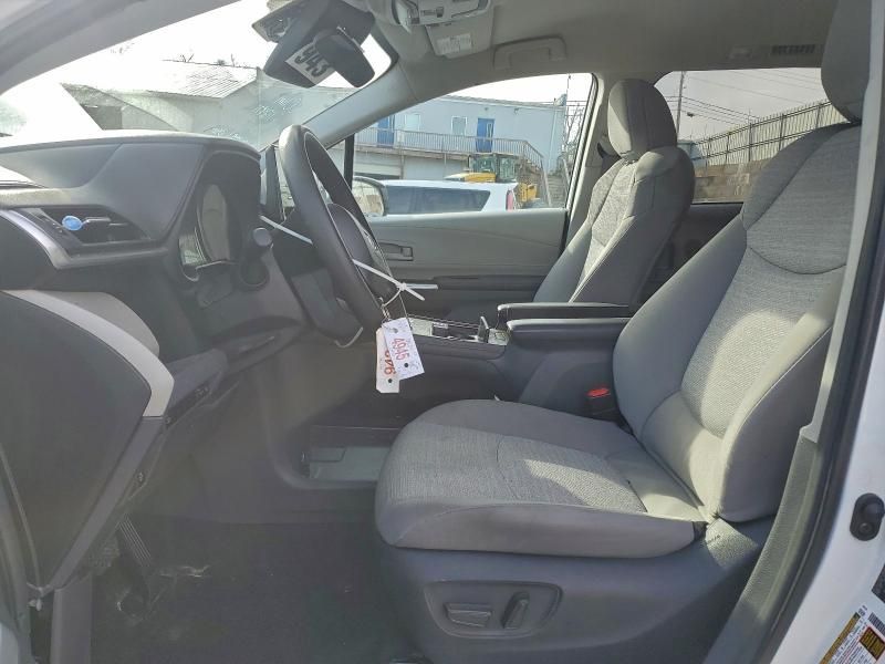 2023 Toyota Sienna le