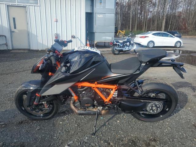 2021 KTM 1290 Super Duke R
