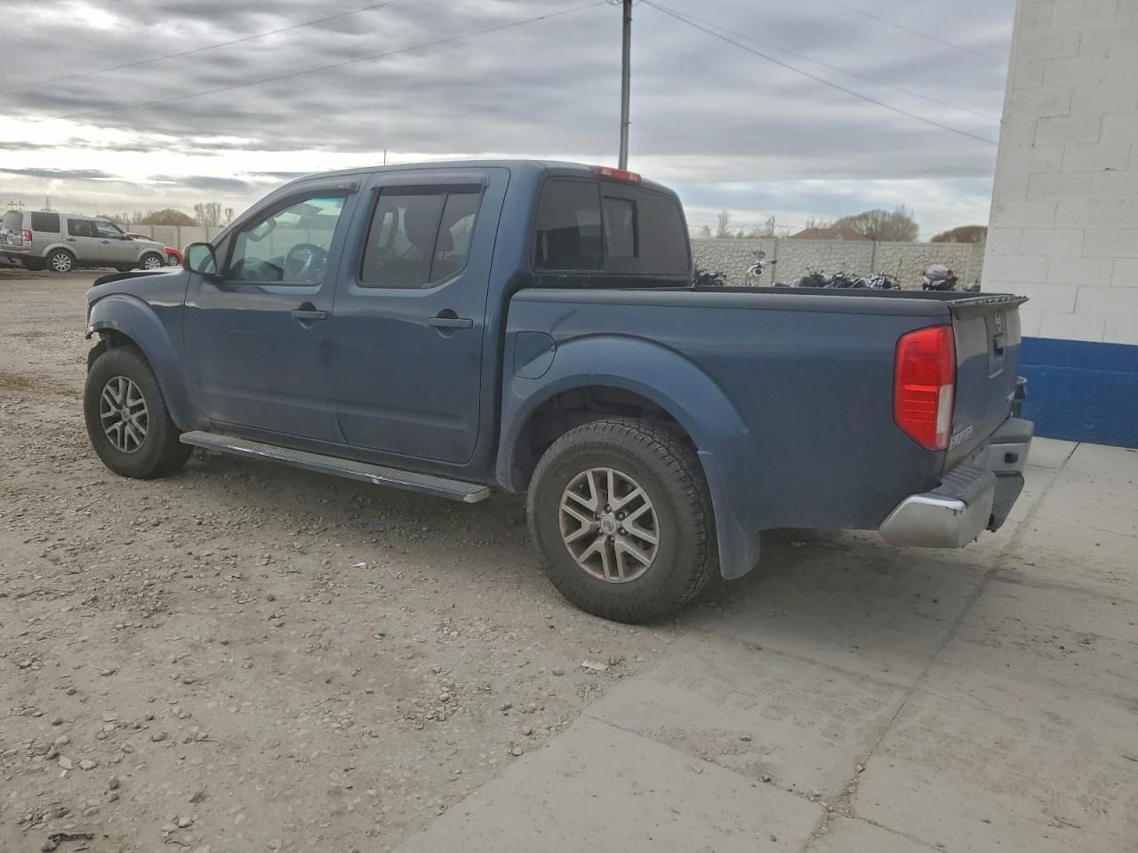 2016 Nissan Frontier s