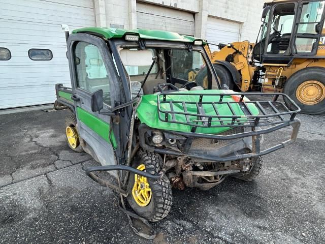 2018 John Deere XUV835R Utility Vehicle