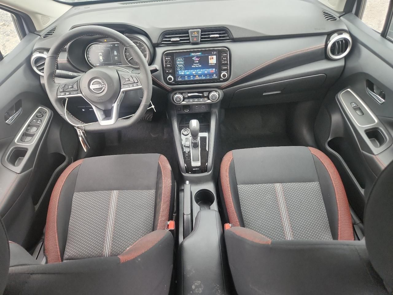 2025 Nissan Versa sr