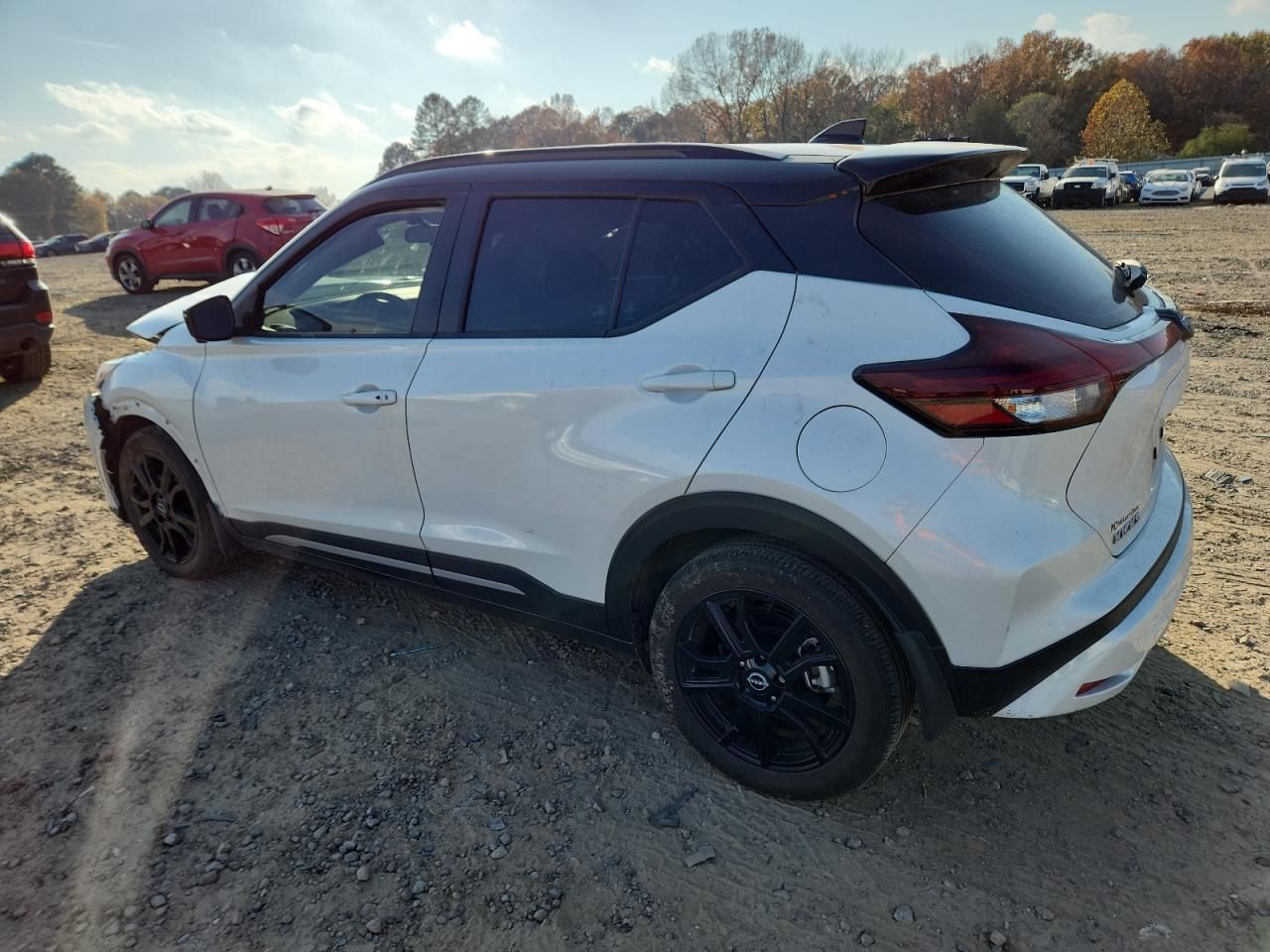 2024 Nissan Kicks sr