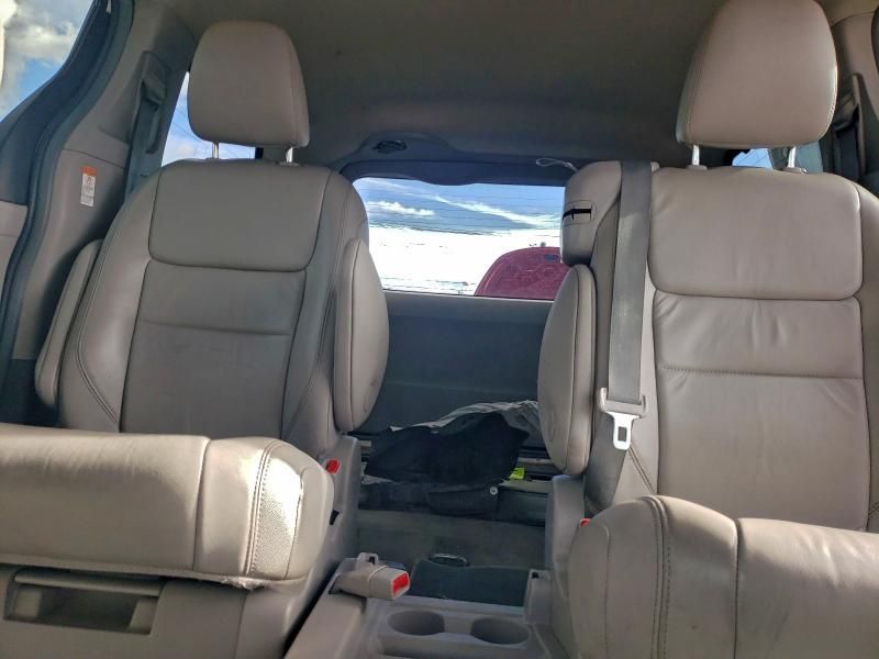 2016 Toyota Sienna xle