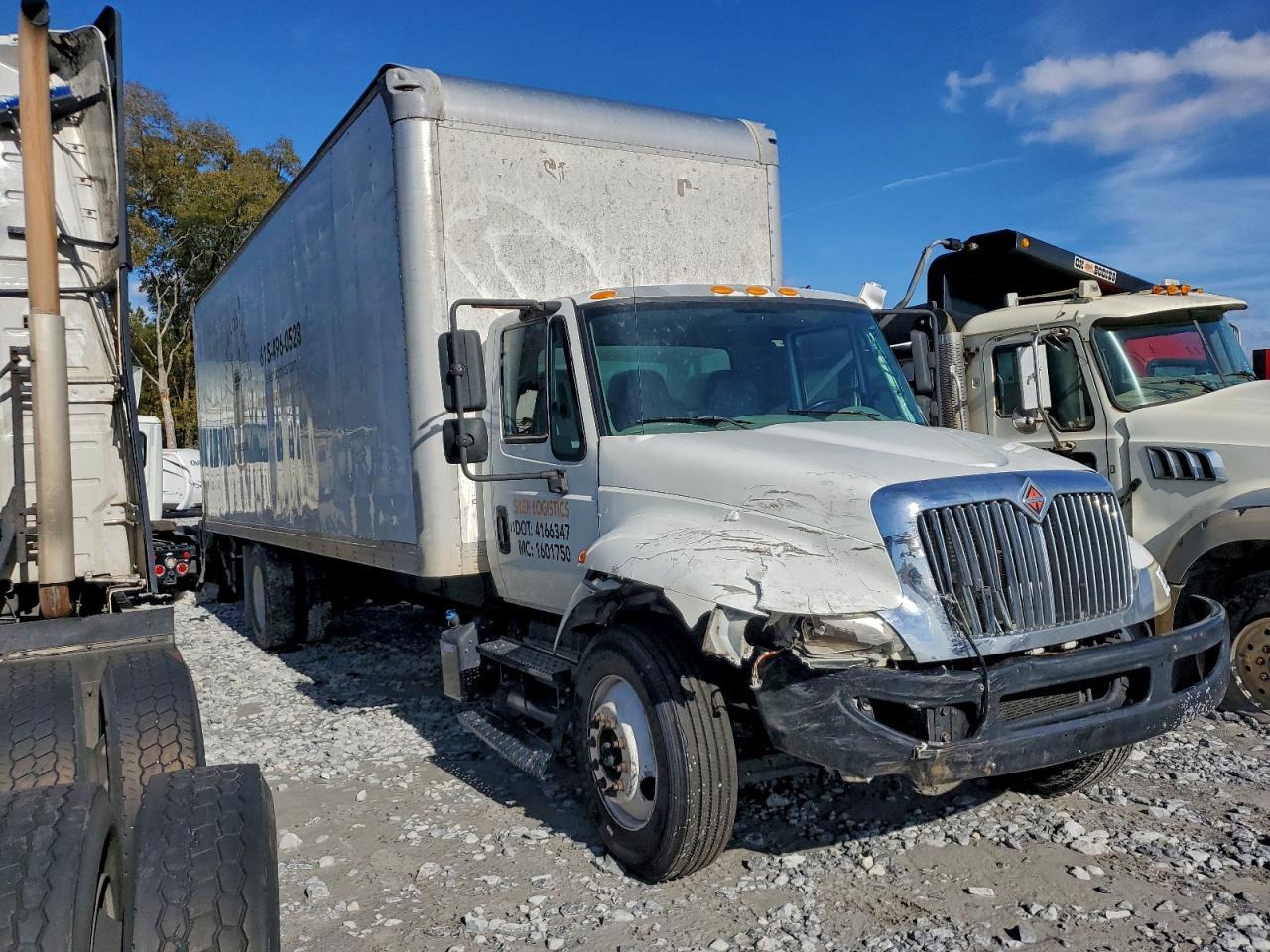 2019 International 4300 BOX Truck
