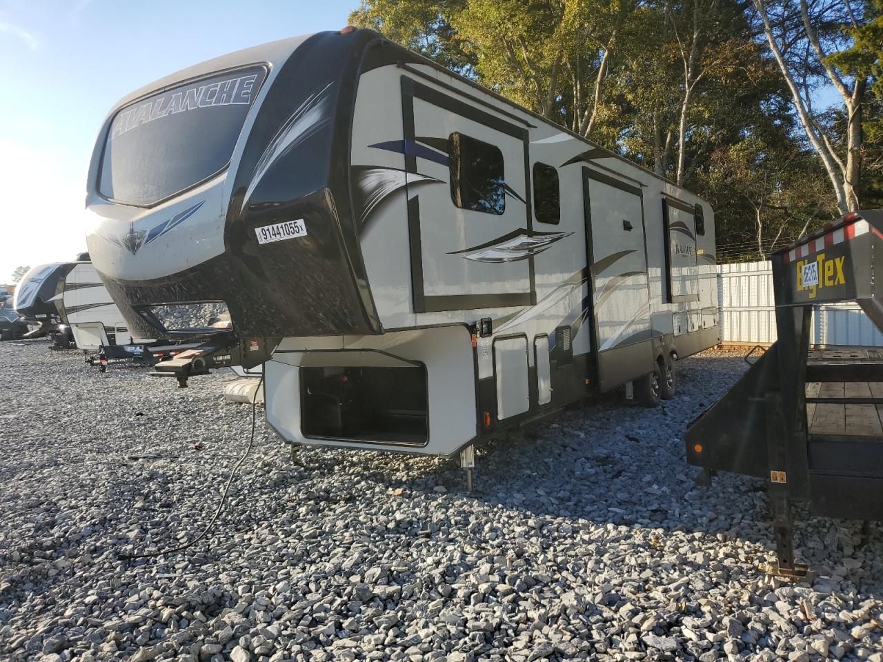 2020 Arrow 5th Wheel