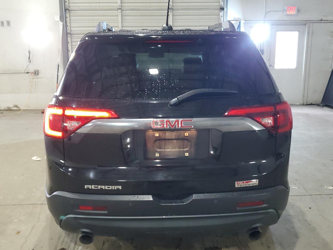 2017 GMC Acadia all Terrain