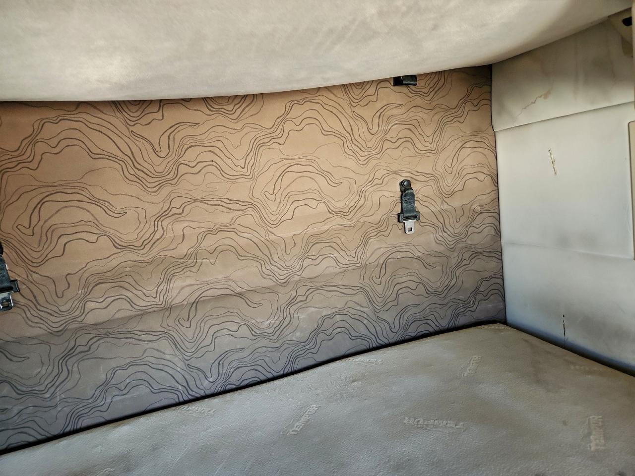 2013 Volvo VNL Semi Truck