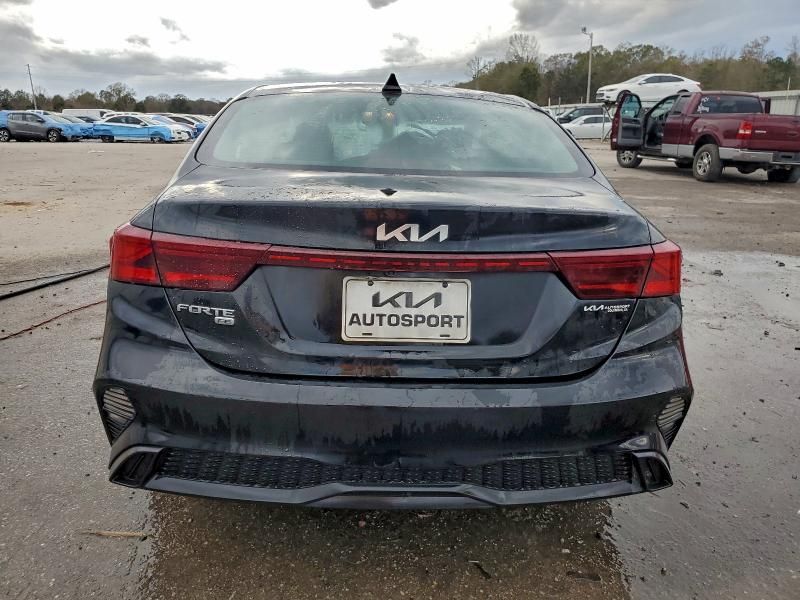 2023 KIA Forte lx