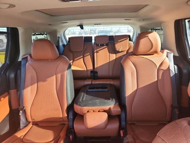 2024 KIA Carnival sx