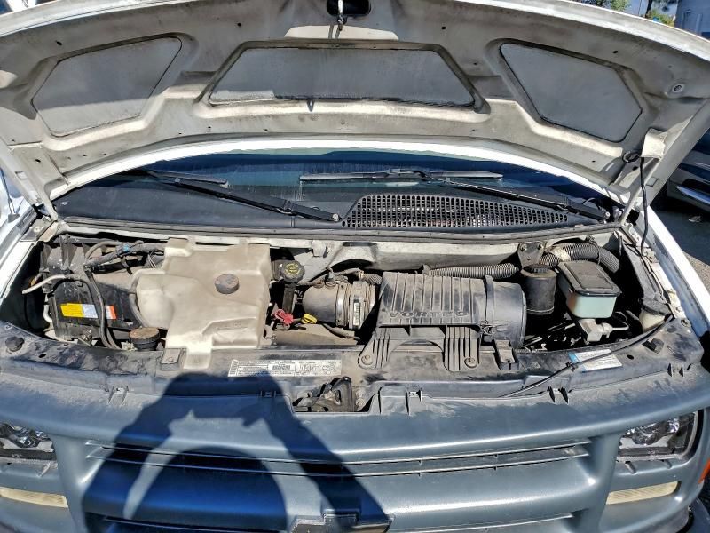 2001 Chevrolet Express 2500 Utility / Service Van