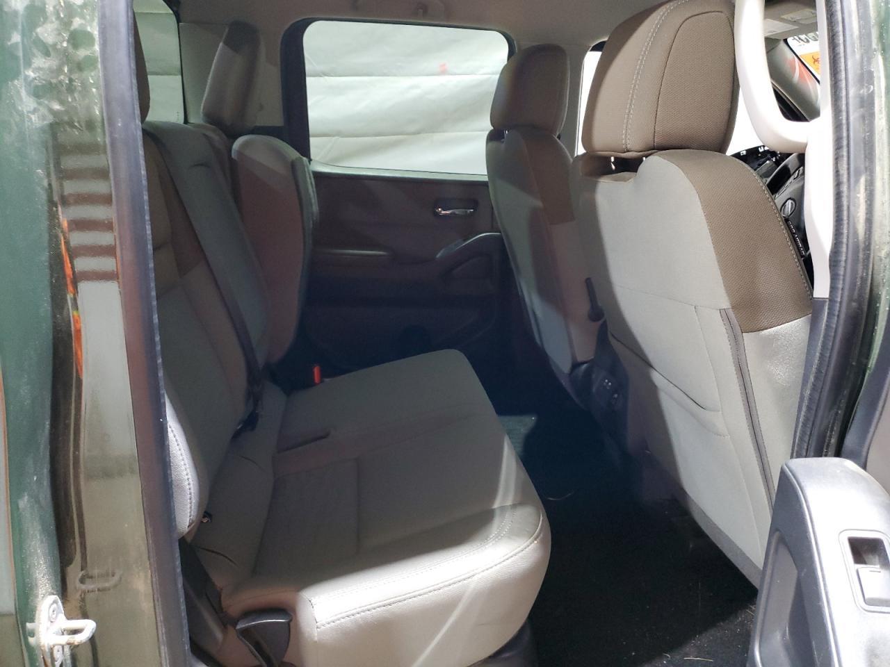 2023 Nissan Frontier s