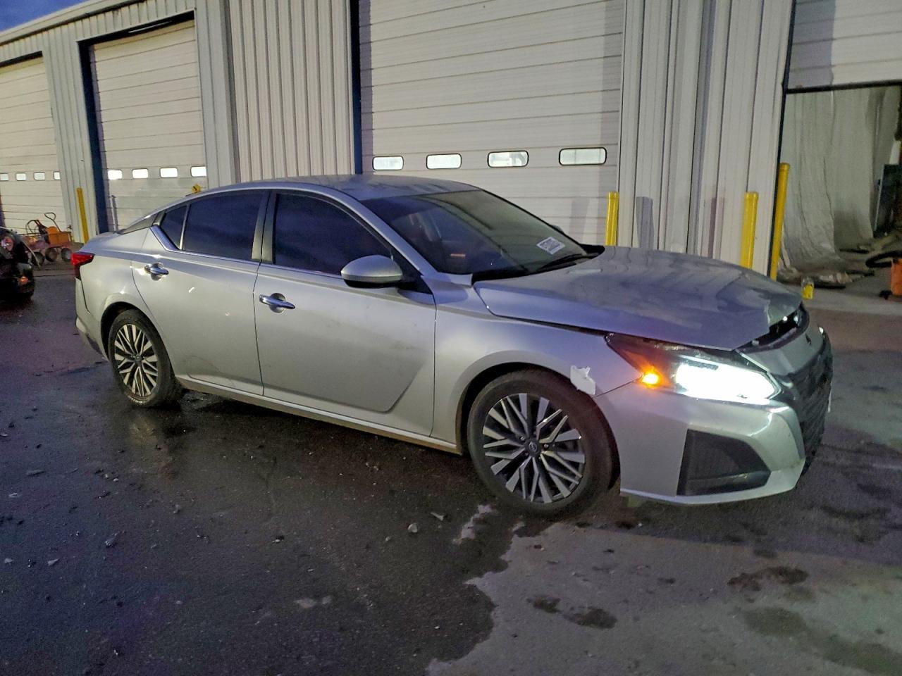 2023 Nissan Altima sv