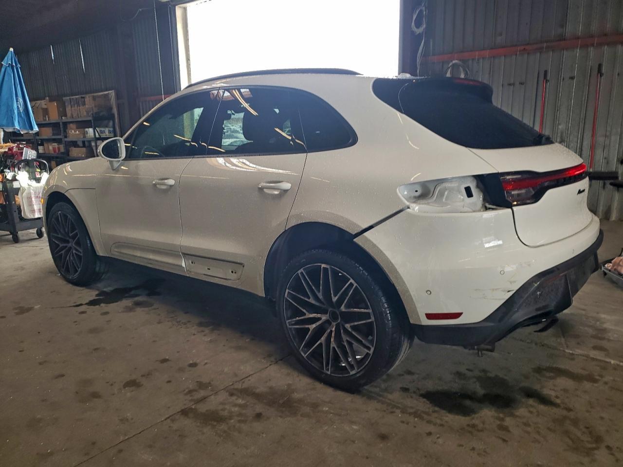 2023 Porsche Macan Base