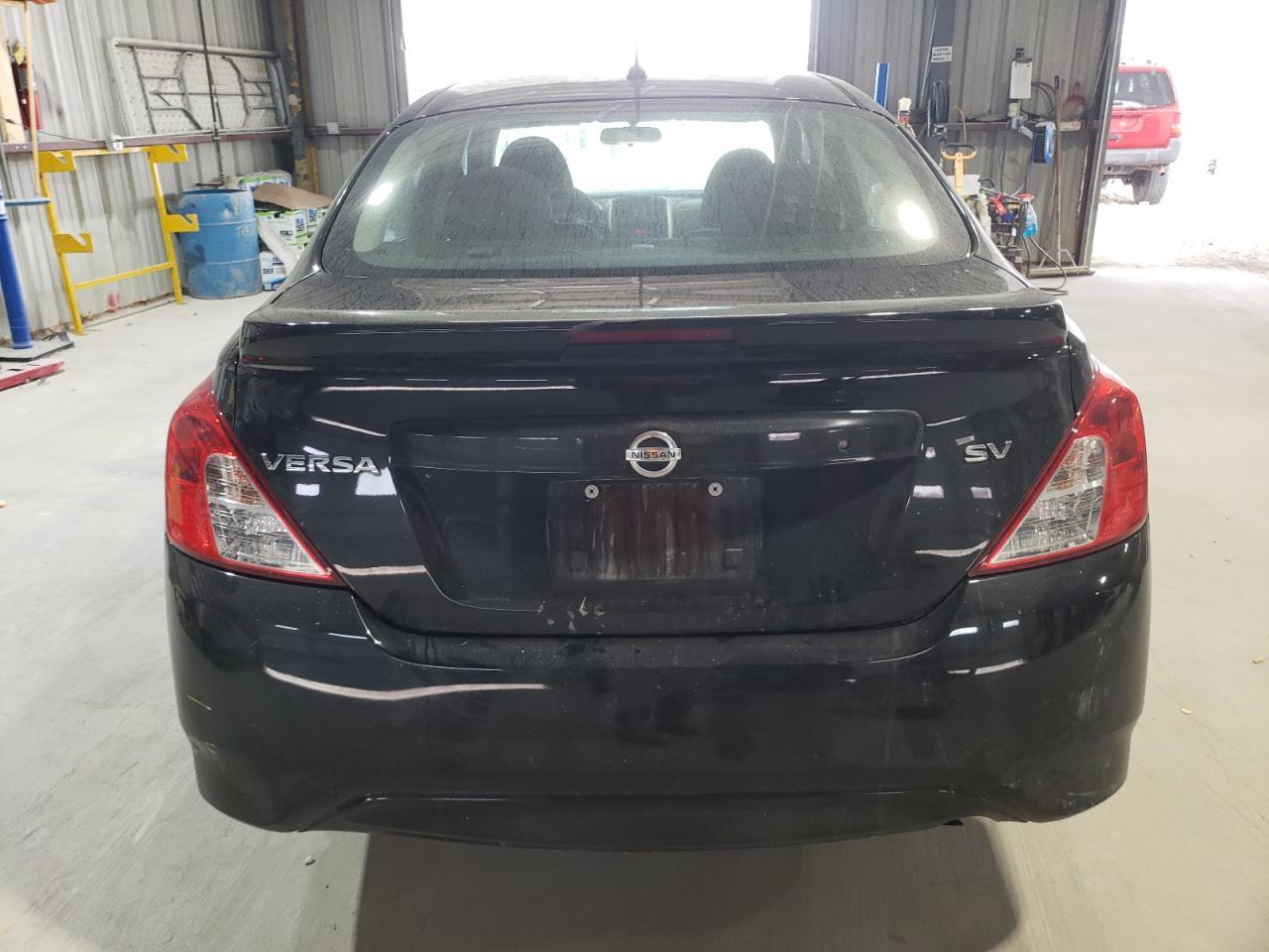 2018 Nissan Versa s