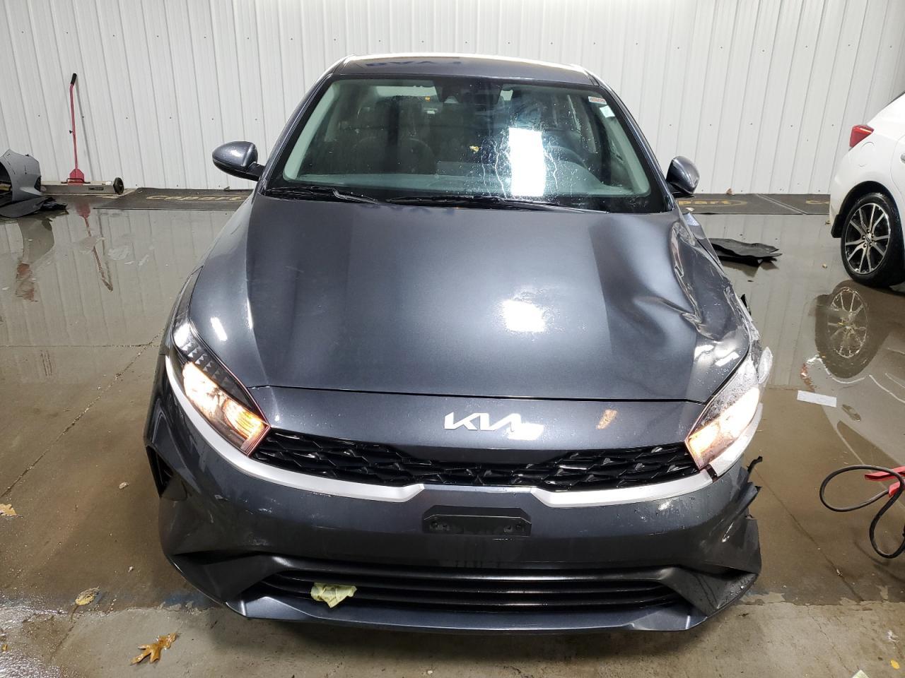 2023 KIA Forte lx