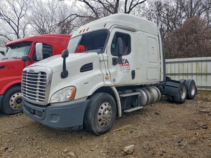 2019 Freightliner Cascadia 113 Semi Truck