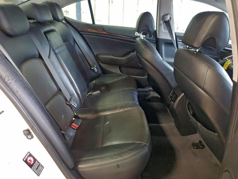 2014 KIA Cadenza Premium