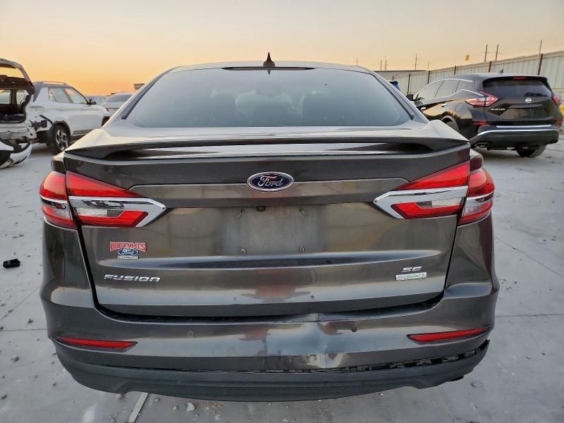2020 Ford Fusion se