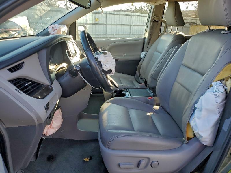 2019 Toyota Sienna xle