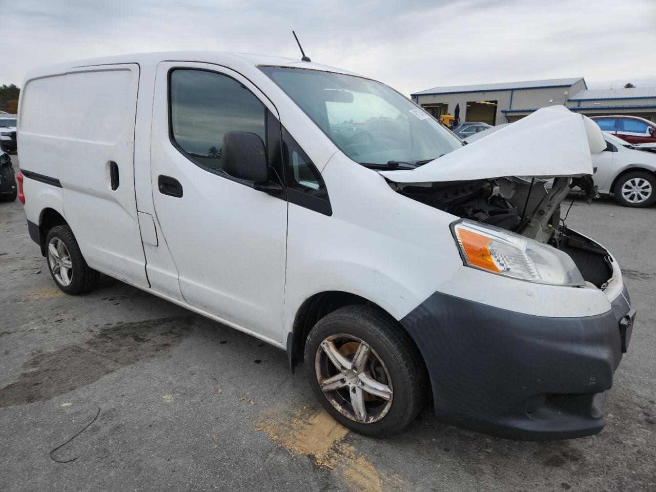 2014 Niss Nv200 2.5s