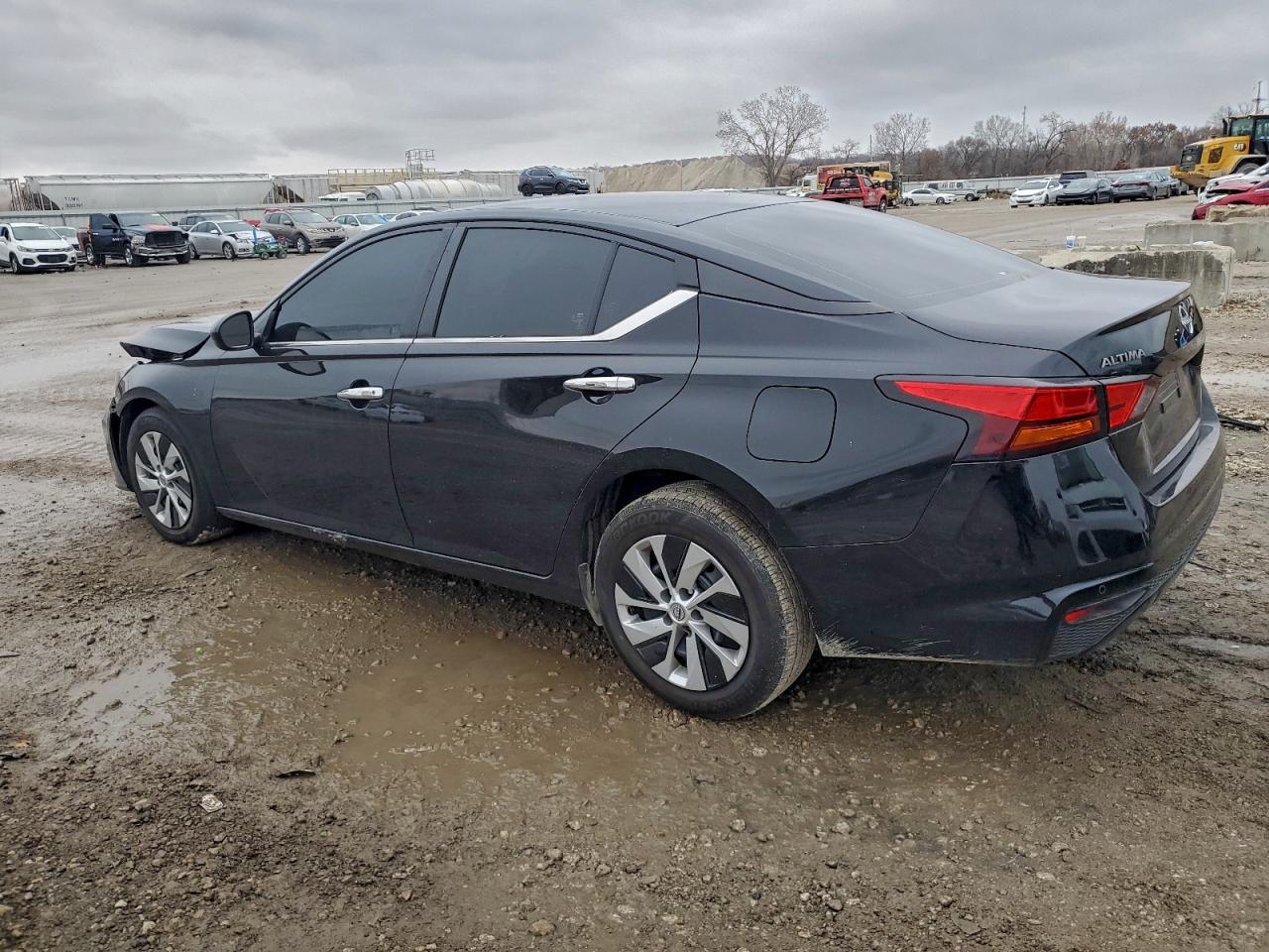 2024 Niss Altima s