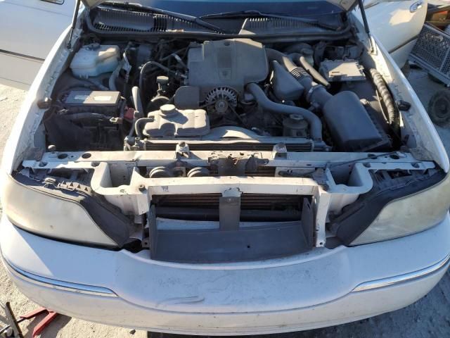 2005 Lincoln Town car Signature Limited