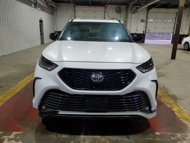 2022 Toyota Highlander xse