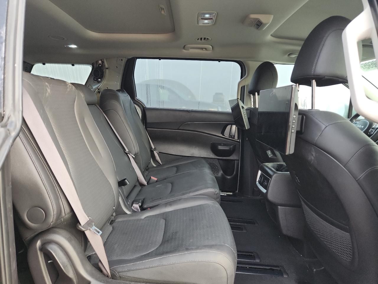 2025 KIA Carnival sx