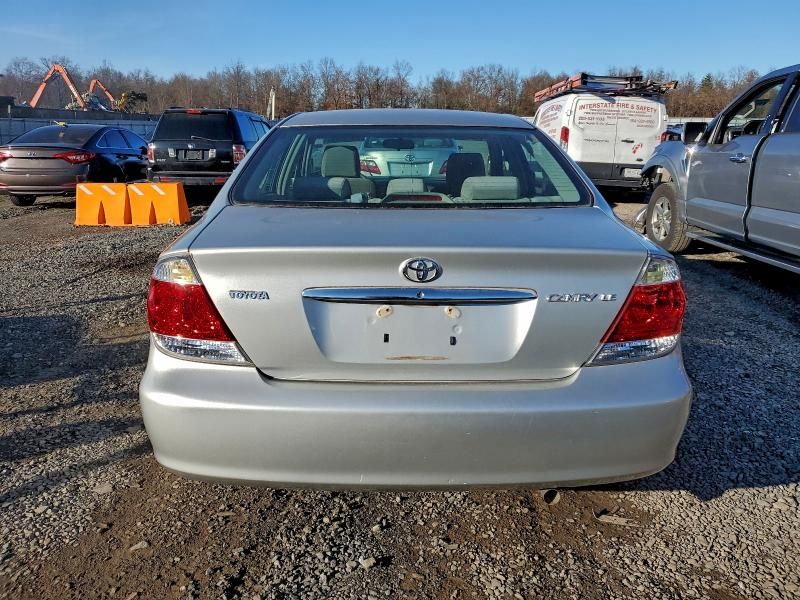 2005 Toyota Camry le
