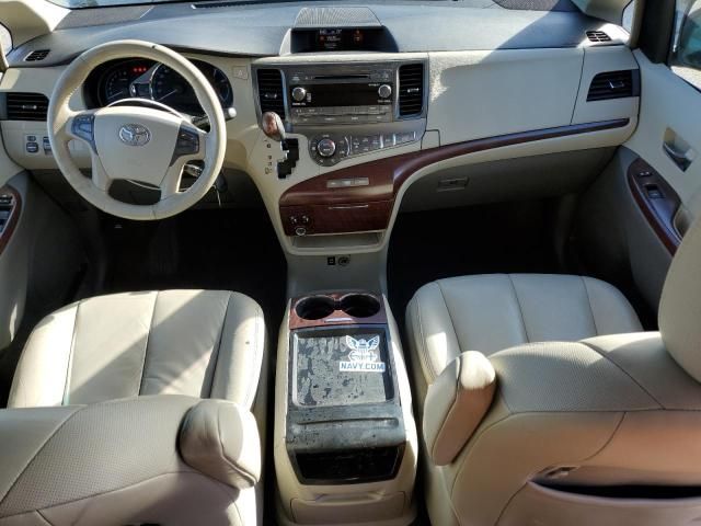 2011 Toyota Sienna xle