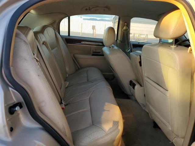 2010 Lincoln Town car Signature Limited