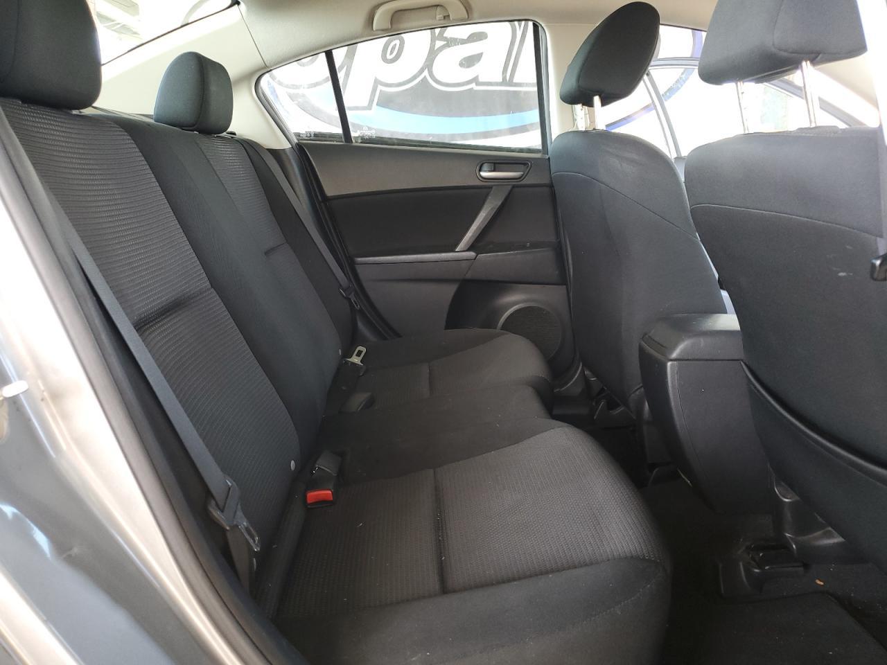 2013 Mazda 3 I