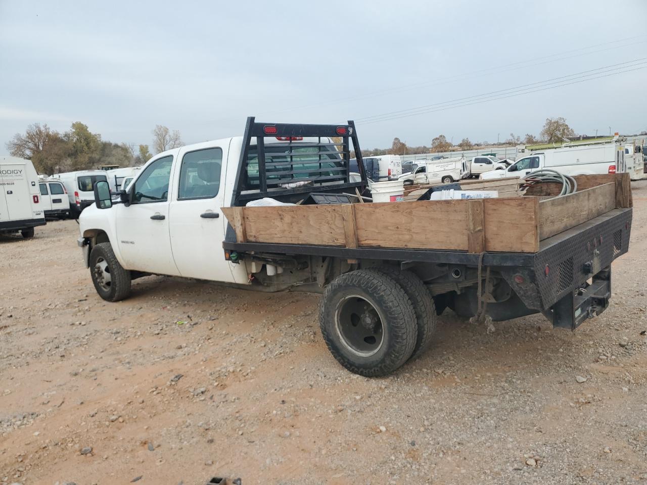 2011 Chevrolet Silverado Flatbed Truck