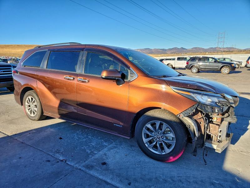 2021 Toyota Sienna xle 7-passenger