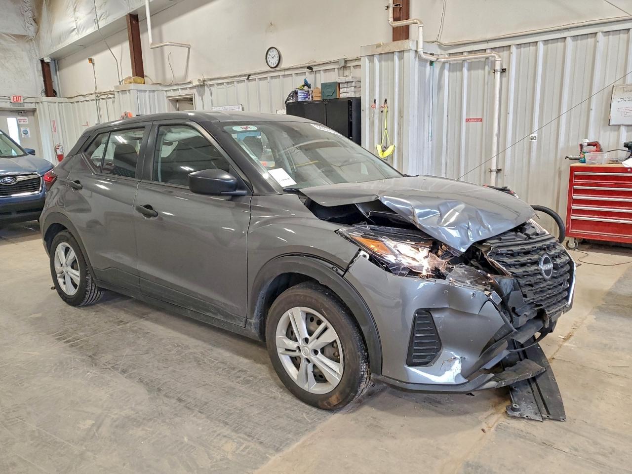 2023 Nissan Kicks s
