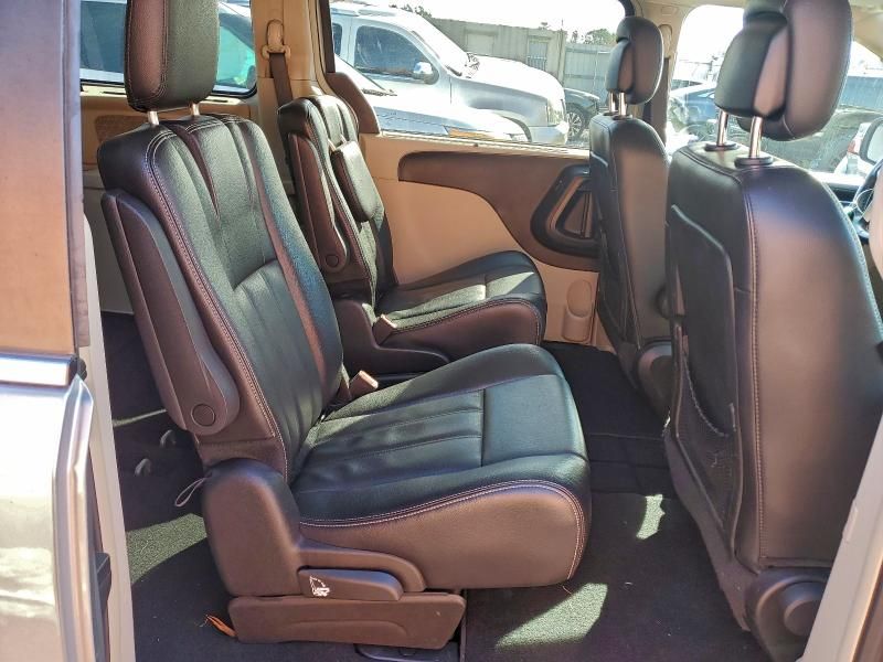 2015 Chrysler Town & Country Touring