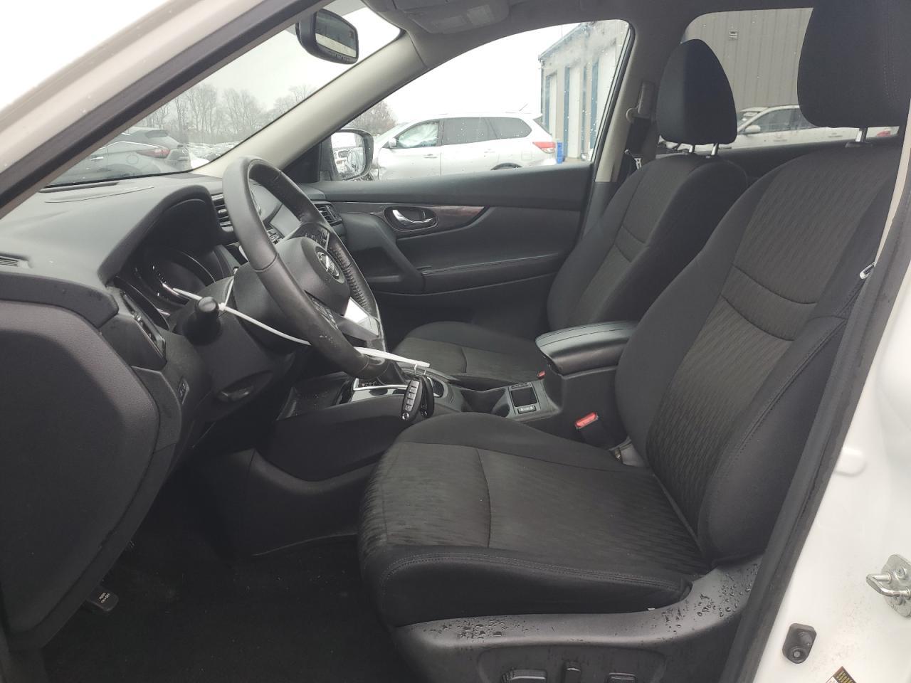 2017 Nissan Rogue sv